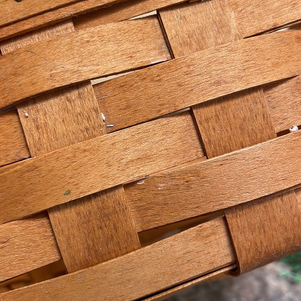 Vintage Longaberger basket - Picture 9 of 11